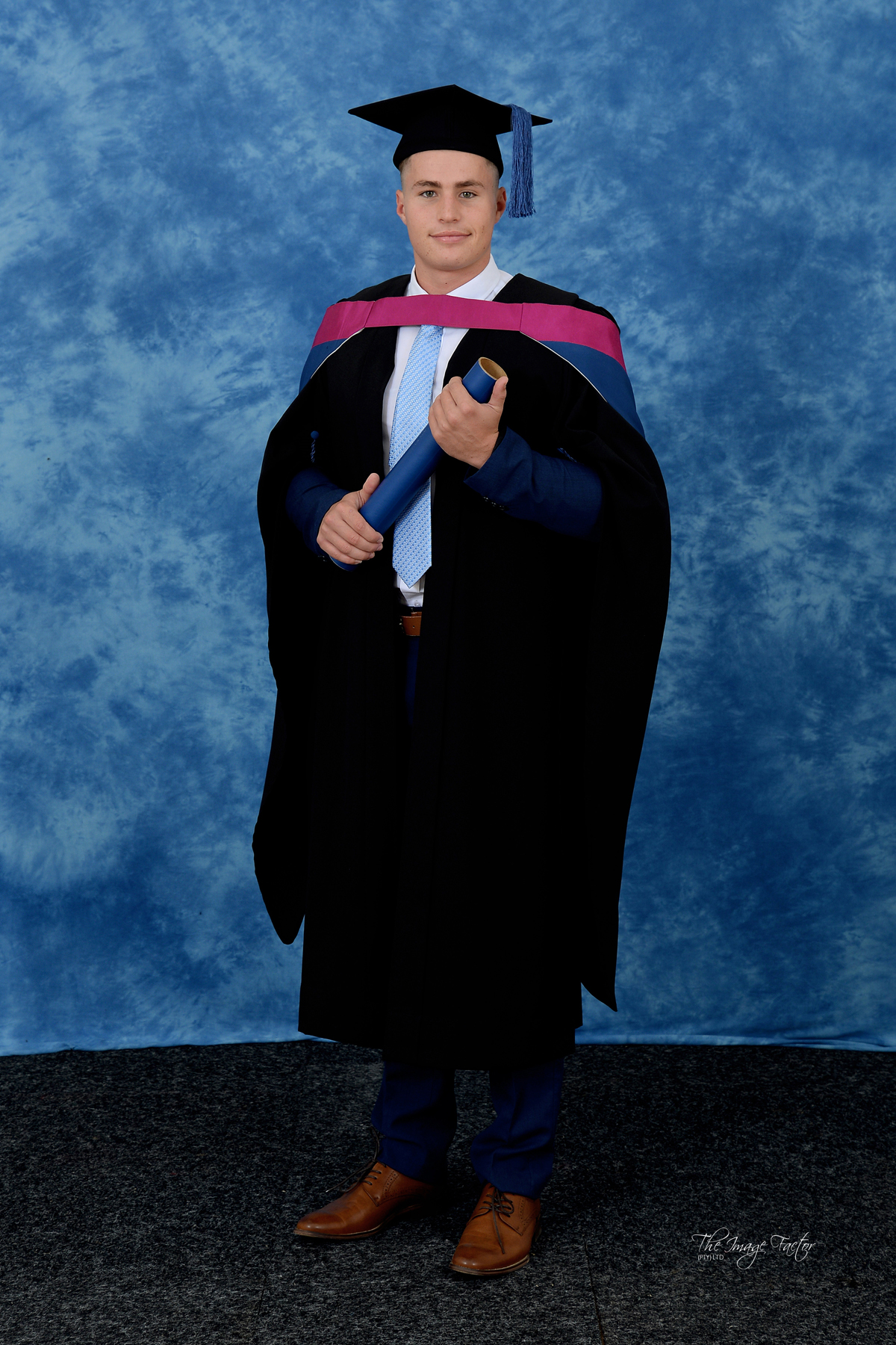 Timon Kriek at his university graduation